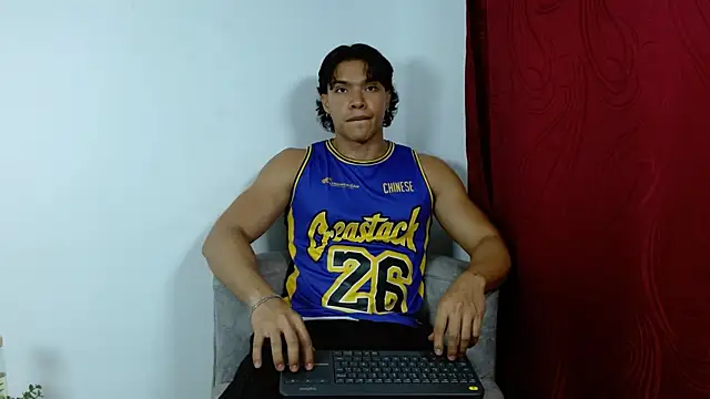 Snapshot of adriel_escalante chatting on 10-03-25, 01:35 adriel escalante online show from 10-03-25, 01:35