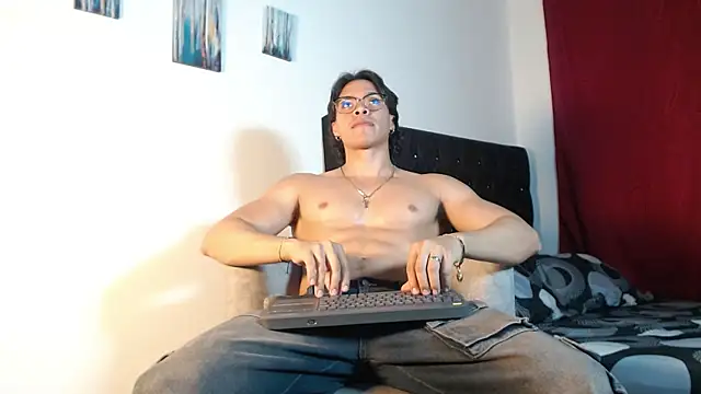 adriel escalante online show from 12-16-25, 03:22