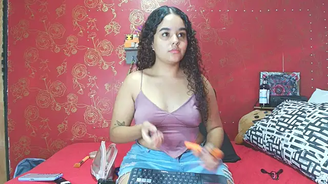 Snapshot of Isis_Bladee chatting on 09-17-25, 03:24 Isis Bladee online show from 09-17-25, 03:24