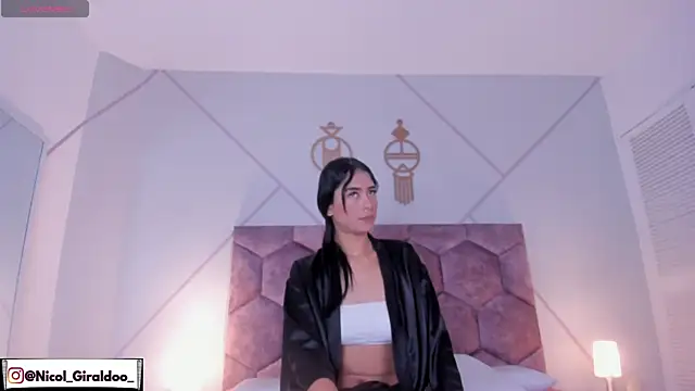 nicol giraldoo online show from 04-09-26, 04:01