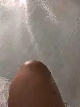 Snapshot of luzmelzinha chatting on 10-15-25, 03:28 luzmelzinha online show from 10-15-25, 03:28