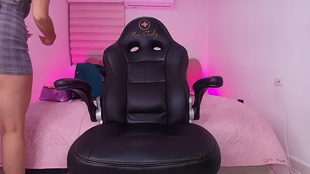 abbyrouss  online show from 11-22-25, 03:38