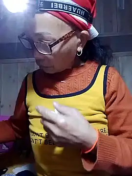 Snapshot of -Xuka-200 chatting on 12-04-25, 10:18 -Xuka-200 online show from 12-04-25, 10:18