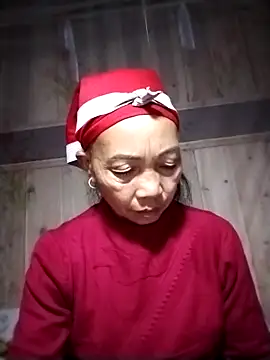 Snapshot of -Xuka-200 chatting on 12-19-25, 10:11 -Xuka-200 online show from 12-19-25, 10:11