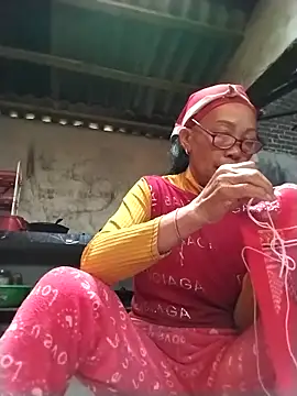 Snapshot of -Xuka-200 chatting on 12-23-25, 01:25 -Xuka-200 online show from 12-23-25, 01:25