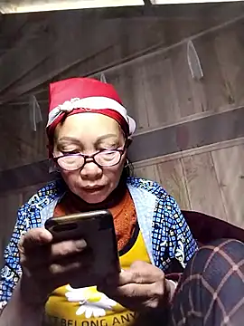 Snapshot of -Xuka-200 chatting on 01-10-26, 02:57 -Xuka-200 online show from 01-10-26, 02:57