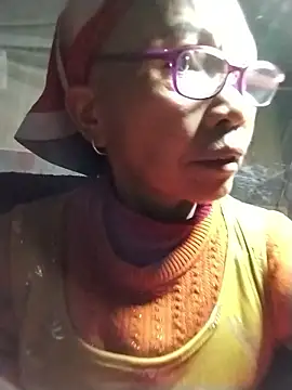 Snapshot of -Xuka-200 chatting on 01-10-26, 09:52 -Xuka-200 online show from 01-10-26, 09:52