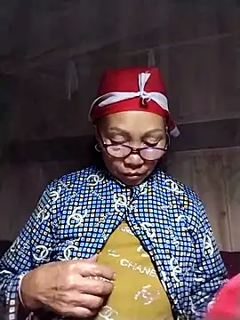 Snapshot of -Xuka-200 chatting on 01-11-26, 11:48 -Xuka-200 online show from 01-11-26, 11:48