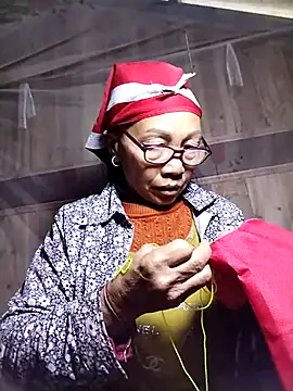 Snapshot of -Xuka-200 chatting on 01-12-26, 12:49 -Xuka-200 online show from 01-12-26, 12:49