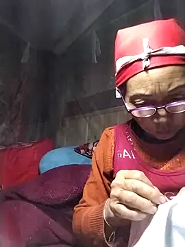 Snapshot of -Xuka-200 chatting on 02-15-26, 09:33 -Xuka-200 online show from 02-15-26, 09:33