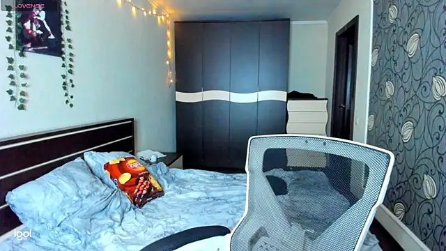 bonnybimi online show from 10-22-25, 01:44