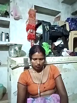 Snapshot of Cm_pooja chatting on 09-25-25, 09:29 Cm pooja online show from 09-25-25, 09:29