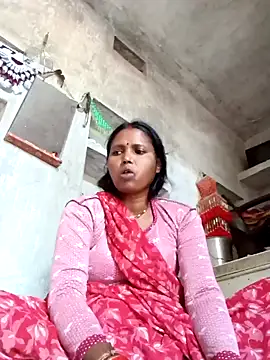 Snapshot of Cm_pooja chatting on 10-10-25, 04:55 Cm pooja online show from 10-10-25, 04:55