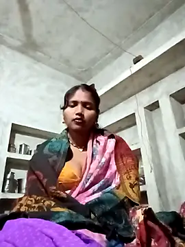 Snapshot of Cm_pooja chatting on 11-08-25, 08:51 Cm pooja online show from 11-08-25, 08:51