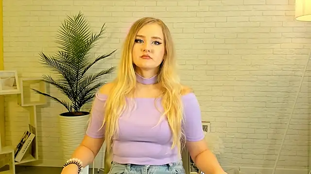 Snapshot of DorlaKraham chatting on 09-11-25, 06:57 DorlaKraham online show from 09-11-25, 06:57