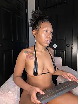 Snapshot of __suki chatting on 11-13-25, 06:18 suki online show from 11-13-25, 06:18