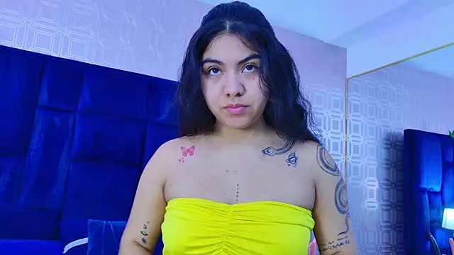 Snapshot of Luna_Riddle chatting on 10-14-25, 12:17 Luna Riddle online show from 10-14-25, 12:17