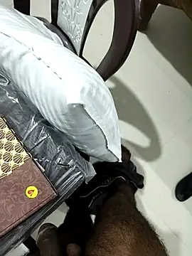 Snapshot of Chanderi19 chatting on 09-23-25, 04:43 Chanderi19 online show from 09-23-25, 04:43