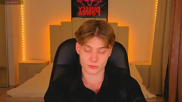 LouieEvans online show from 11-18-25, 08:57