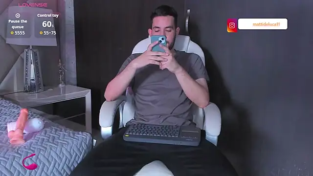 matti de lucaa online show from 10-15-25, 05:35