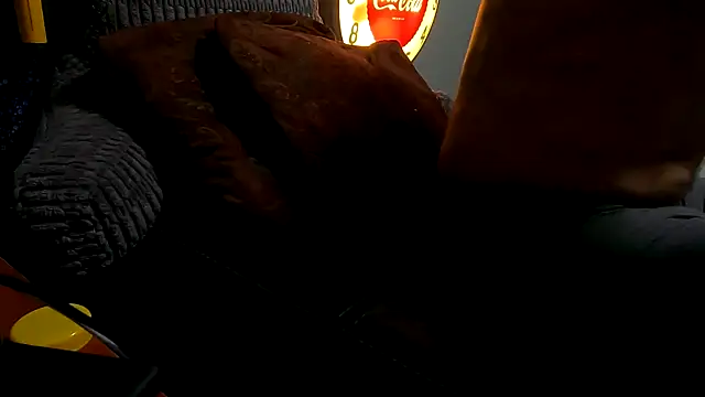 Snapshot of Mickelangello75 chatting on 10-28-25, 01:25 Mickelangello75 online show from 10-28-25, 01:25