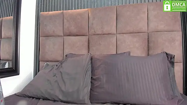 Sussy Vixen online show from 09-22-25, 08:11