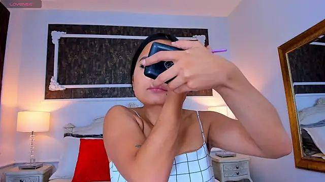 SharonBonet online show from 10-30-25, 11:22