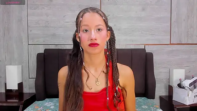 Snapshot of EmmaPetty chatting on 10-09-25, 09:57 EmmaPetty online show from 10-09-25, 09:57