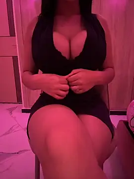 Snapshot of asile21 chatting on 09-30-25, 01:10 asile21 online show from 09-30-25, 01:10