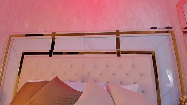 Snapshot of Cameron_Hearts chatting on 02-18-26, 12:23 Cameron Hearts online show from 02-18-26, 12:23