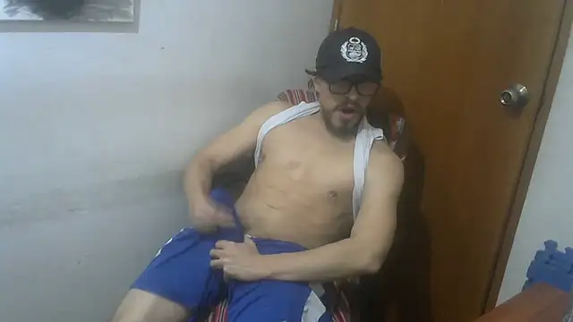 GuivernoStud online show from 09-10-25, 01:00