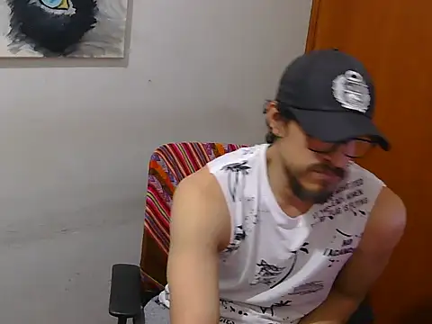 GuivernoStud online show from 09-15-25, 04:23