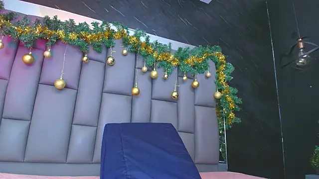 kissme luna online show from 12-18-25, 07:09