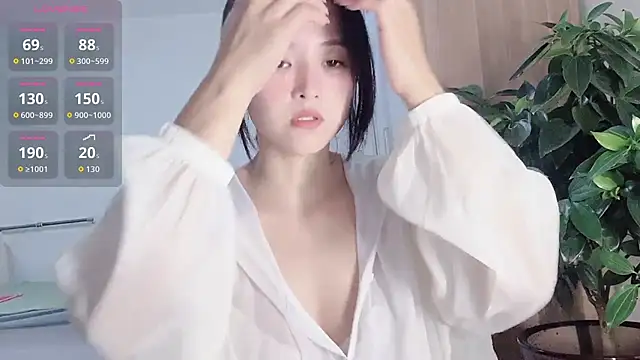 Snapshot of Crystal_168 chatting on 10-17-25, 02:08 Crystal 168 online show from 10-17-25, 02:08