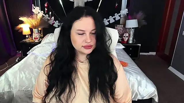 Snapshot of SerahMirabeli chatting on 11-01-25, 08:33 SerahMirabeli online show from 11-01-25, 08:33