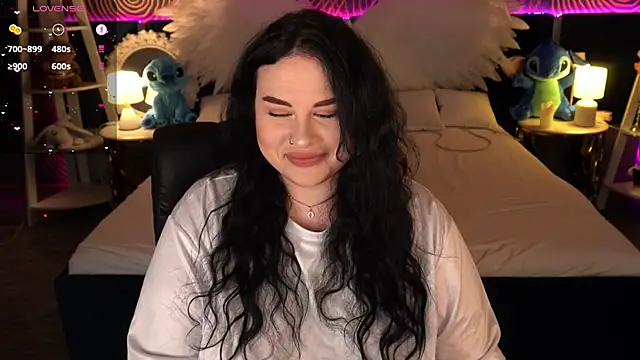 Snapshot of SerahMirabeli chatting on 11-04-25, 02:05 SerahMirabeli online show from 11-04-25, 02:05