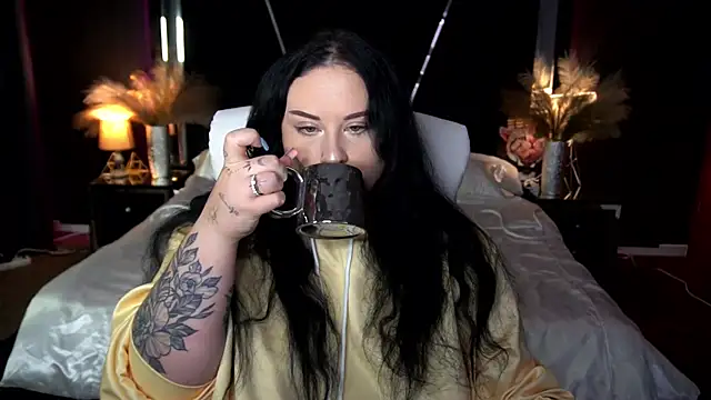 Snapshot of SerahMirabeli chatting on 11-14-25, 08:18 SerahMirabeli online show from 11-14-25, 08:18