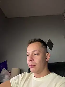 Snapshot of dimitryivanovv chatting on 09-14-25, 06:34 dimitryivanovv online show from 09-14-25, 06:34