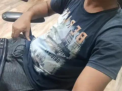 Snapshot of ZoroArcher chatting on 09-13-25, 06:18 ZoroArcher online show from 09-13-25, 06:18