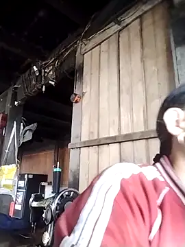 Snapshot of Samdim23 chatting on 10-27-25, 02:37 Samdim23 online show from 10-27-25, 02:37