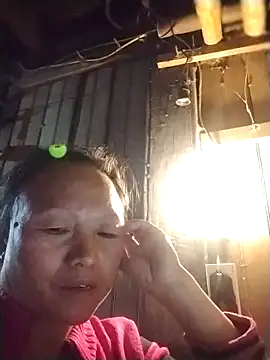 Snapshot of Samdim23 chatting on 10-29-25, 01:46 Samdim23 online show from 10-29-25, 01:46