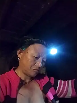 Snapshot of Samdim23 chatting on 10-31-25, 09:49 Samdim23 online show from 10-31-25, 09:49