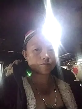 Snapshot of Samdim23 chatting on 11-18-25, 02:28 Samdim23 online show from 11-18-25, 02:28