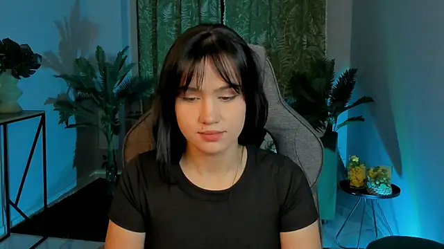 MonicaFarmer online show from 11-26-25, 05:36