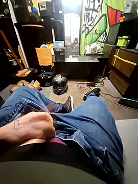 Snapshot of rexcherry69 chatting on 10-18-25, 05:57 rexcherry69 online show from 10-18-25, 05:57