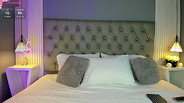 LunaBloomn online show from 10-27-25, 05:06