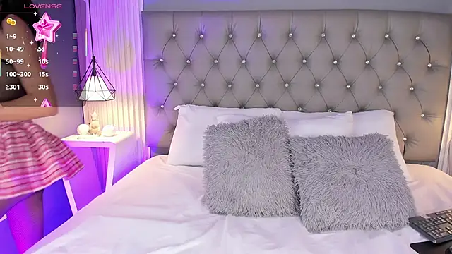 LunaBloomn online show from 03-07-26, 05:10