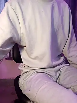 Snapshot of ash706339 chatting on 12-21-25, 06:42 ash706339 online show from 12-21-25, 06:42