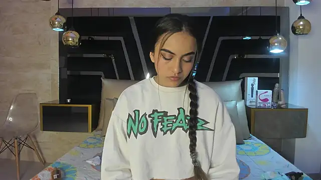 Leslie Bussh  online show from 10-29-25, 08:10