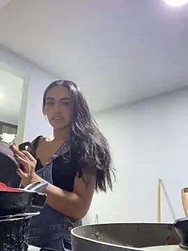 Leslie Bussh  online show from 02-18-26, 02:18